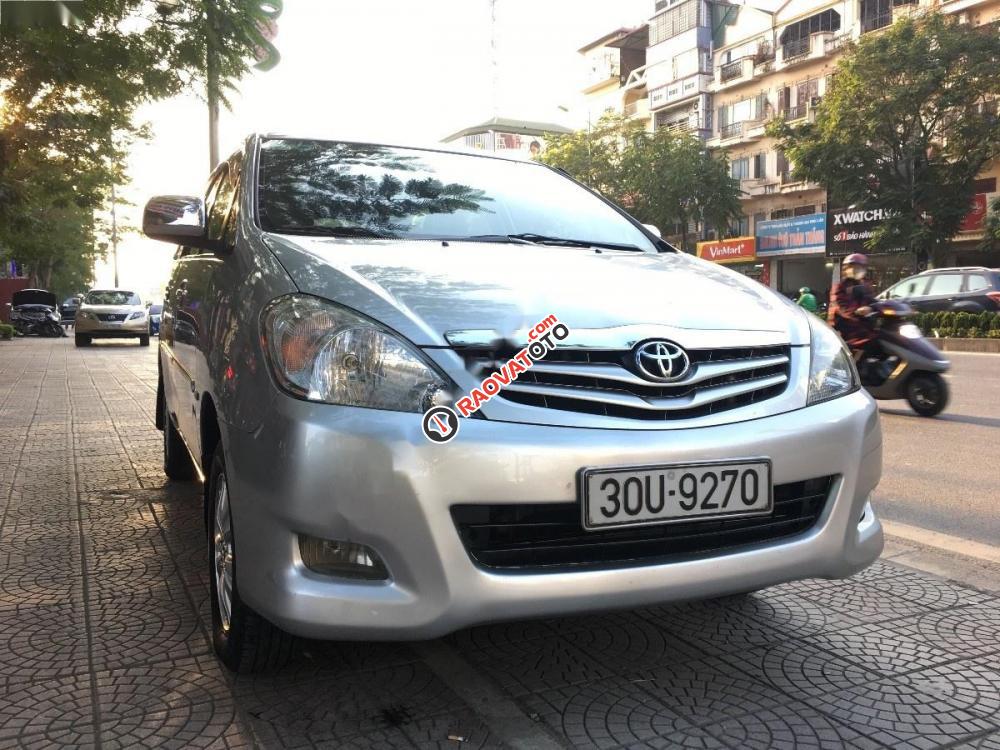 Bán Toyota Innova đời 2009, màu bạc chính chủ-1