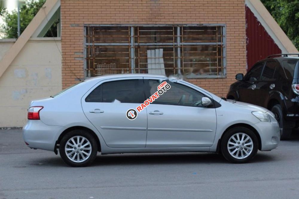 Cần bán Toyota Vios năm 2010, màu bạc chính chủ giá cạnh tranh-4