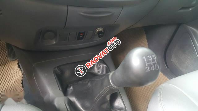 Bán xe Toyota Innova sản xuất 2012, màu bạc, giá tốt-3