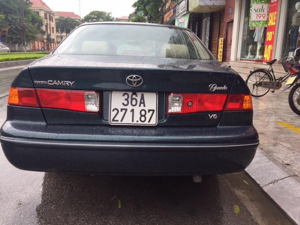 Cần bán xe Toyota Camry đời 2001, xe nhập-1