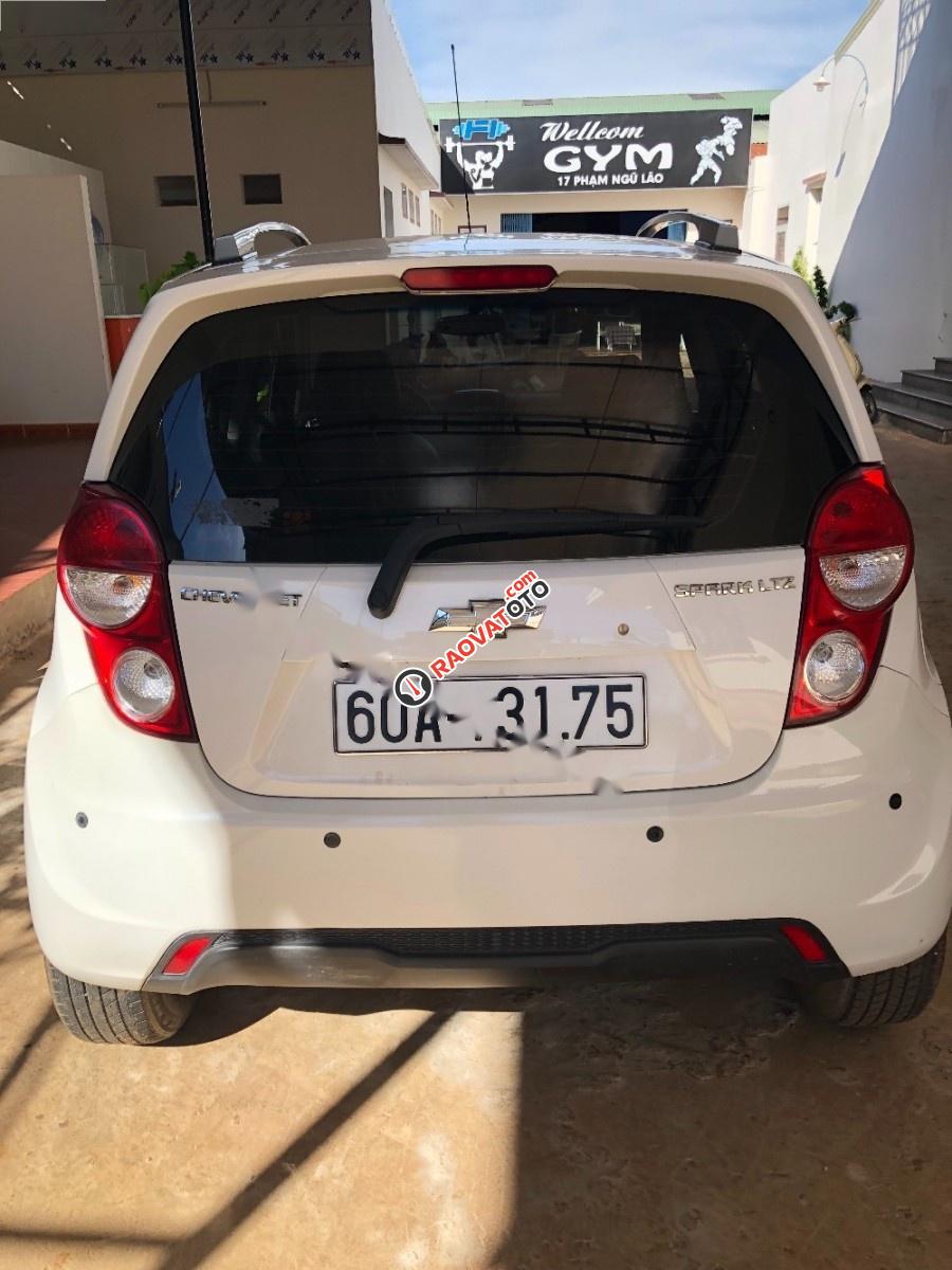 Bán Chevrolet Spark LTZ 1.0AT đời 2013, màu trắng, giá chỉ 265 triệu-2