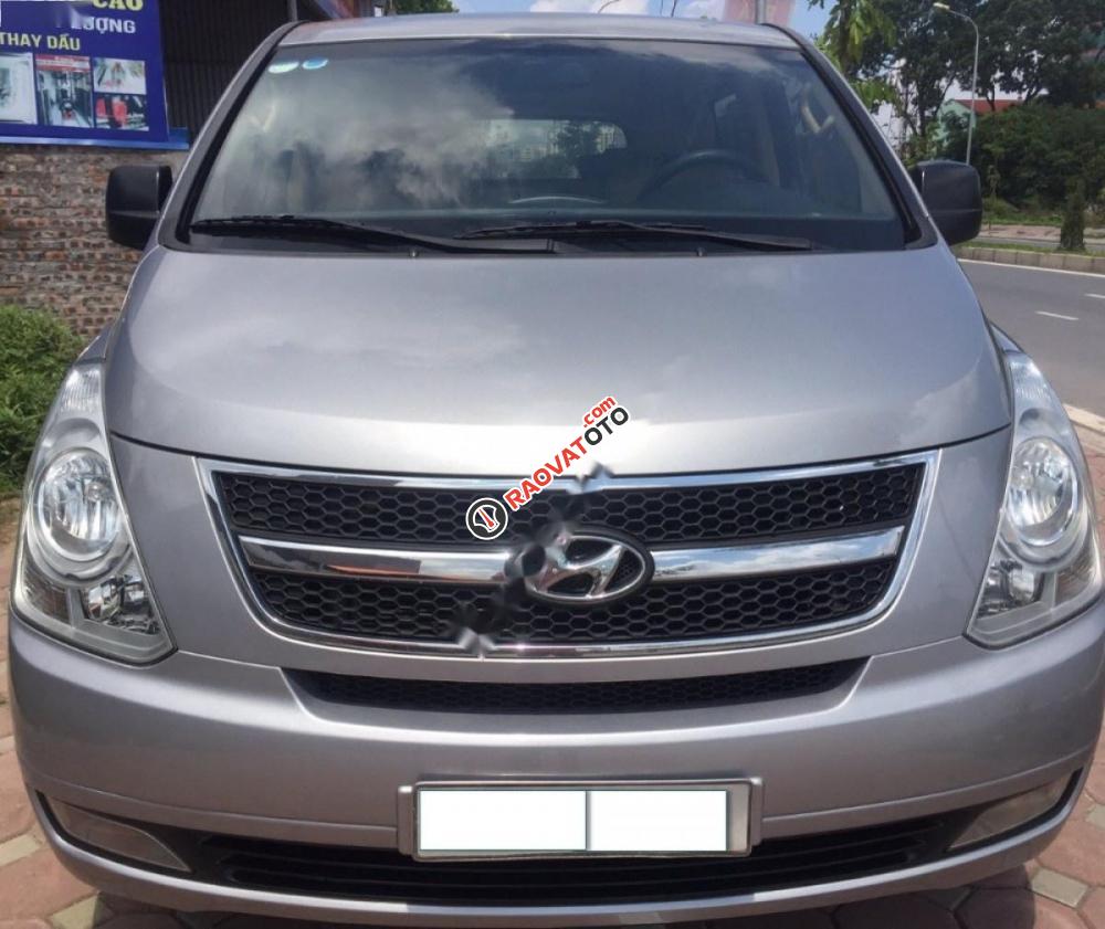 Bán Hyundai Grand Starex 2.5 MT đời 2014, màu bạc, xe nhập, 750tr-1