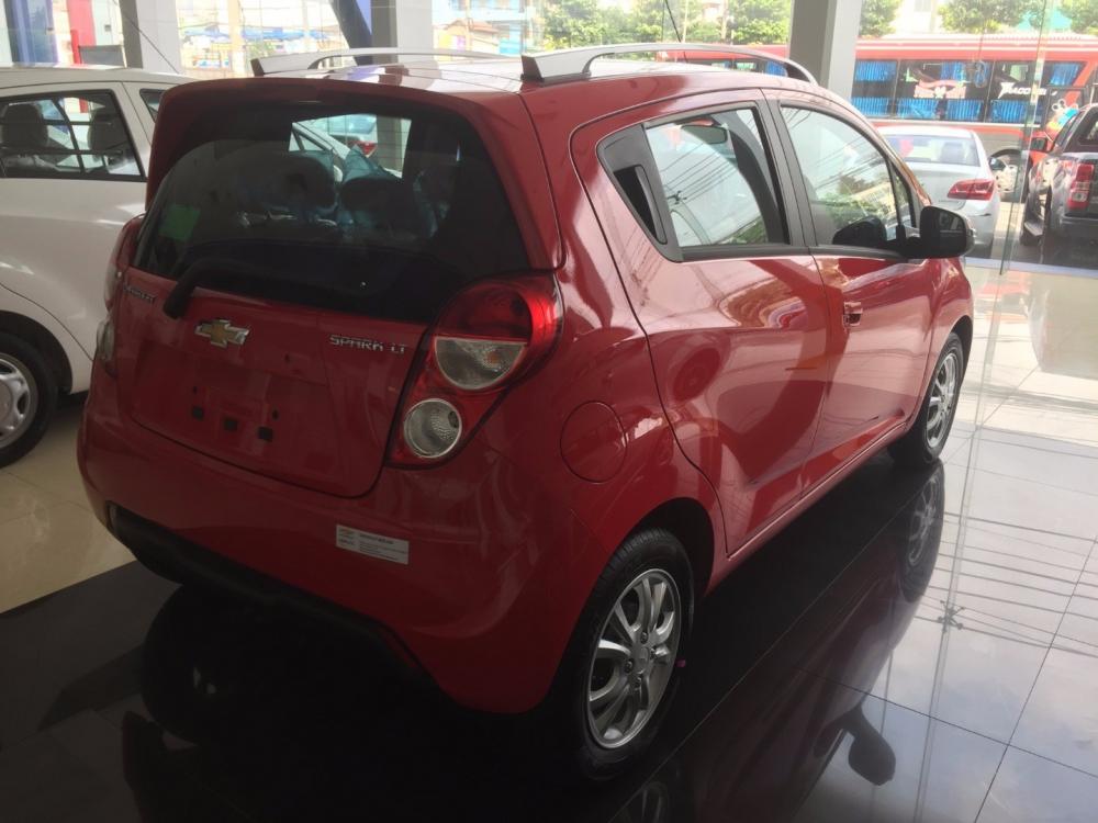 Bán ô tô Chevrolet Spark 2017, màu đỏ, nhập khẩu chính hãng, 359 triệu-3