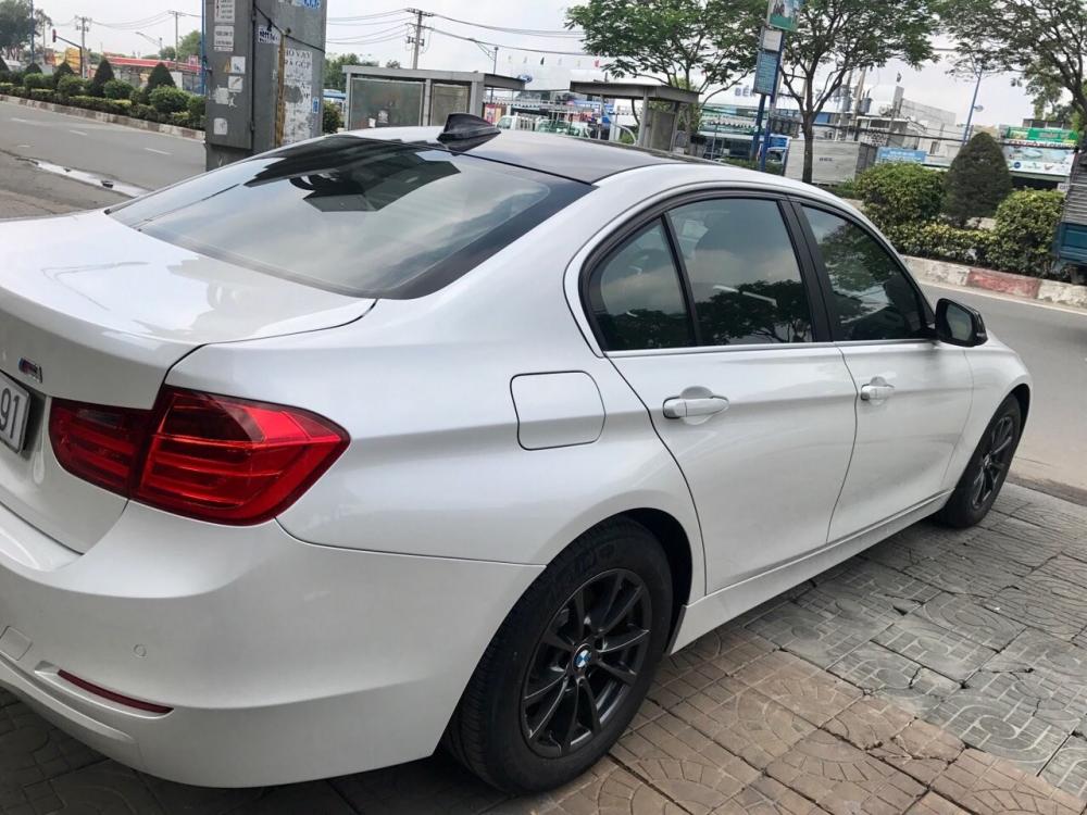 Cần bán xe BMW 3 Series 320i sản xuất 2014, màu trắng, nhập khẩu nguyên chiếc-2
