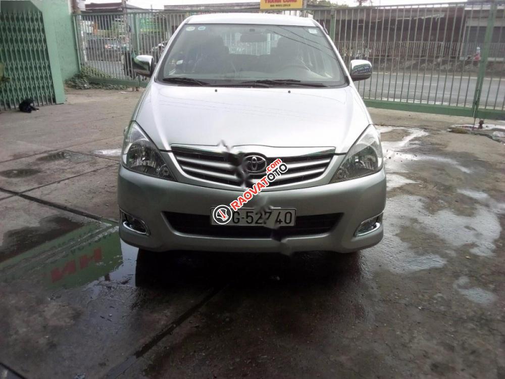 Cần bán xe Toyota Innova G đời 2010, màu bạc, 369tr-8