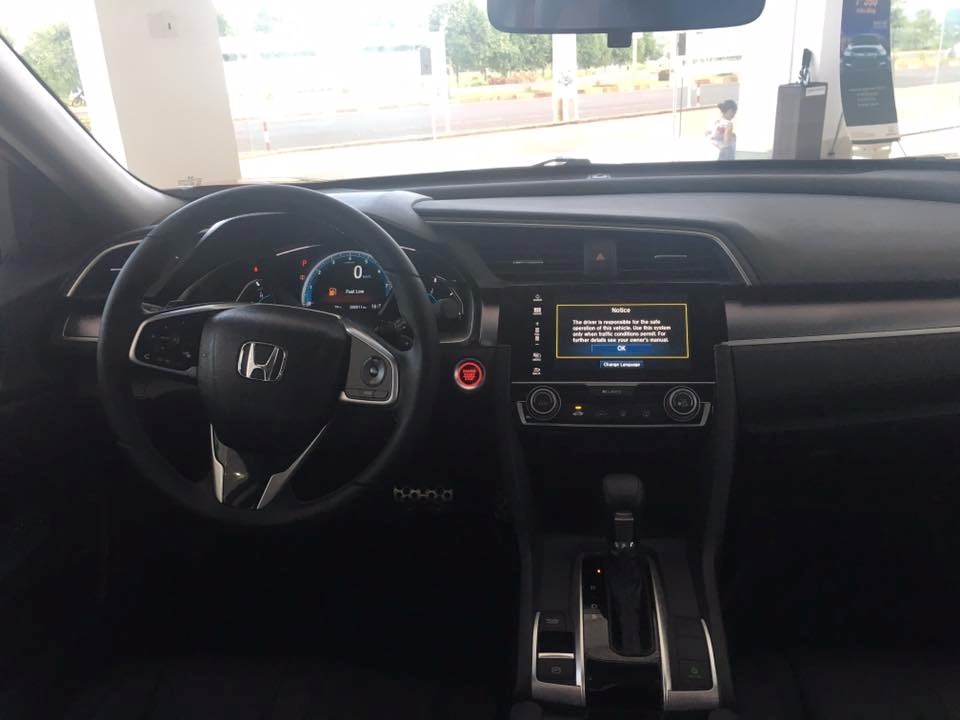 Bán Honda Civic đời 2017, màu trắng, 898 triệu-6