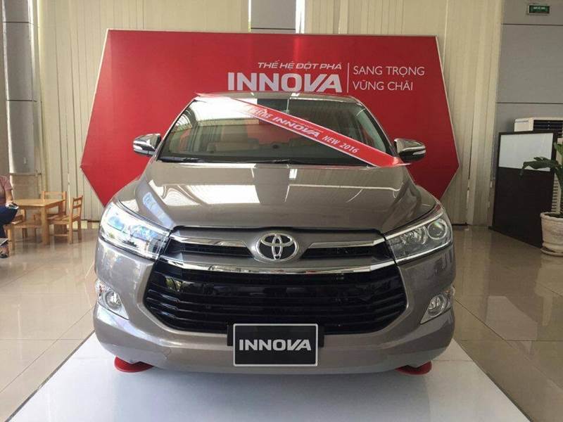 Cần bán Toyota Innova đời 2017, nhập khẩu, giá tốt-1