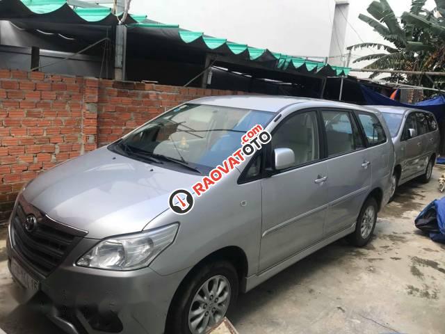 Cần bán xe Toyota Innova đời 2015, màu bạc, 590 triệu-2