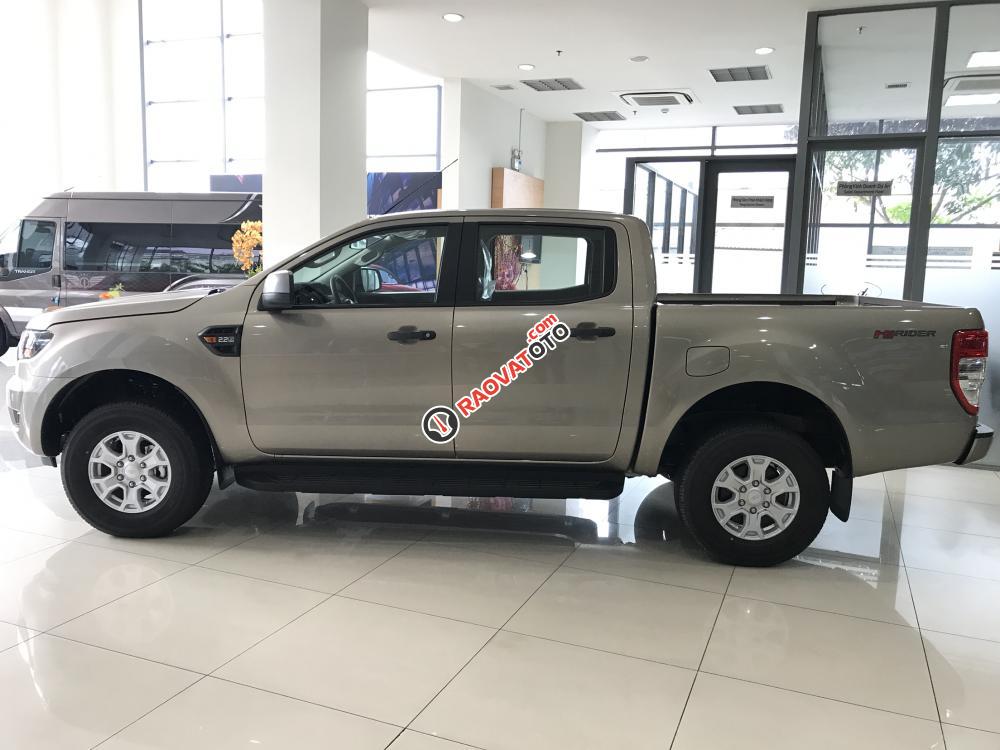 Cần bán Ford Ranger đời 2016 màu bạc, giá 659 triệu-4