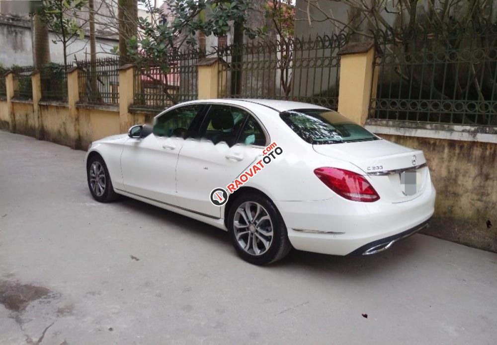 Cần bán xe Mercedes C200 đời 2016, màu trắng chính chủ-1