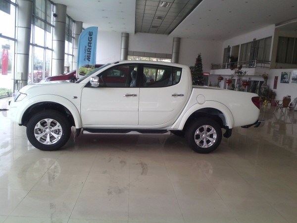 Bán Mitsubishi Triton đời 2017, màu trắng, nhập khẩu chính hãng, giá tốt-6