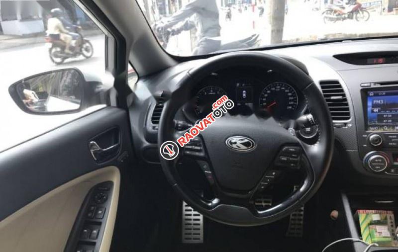 Cần bán lại xe Kia Cerato 2016, màu trắng, giá chỉ 598 triệu-3