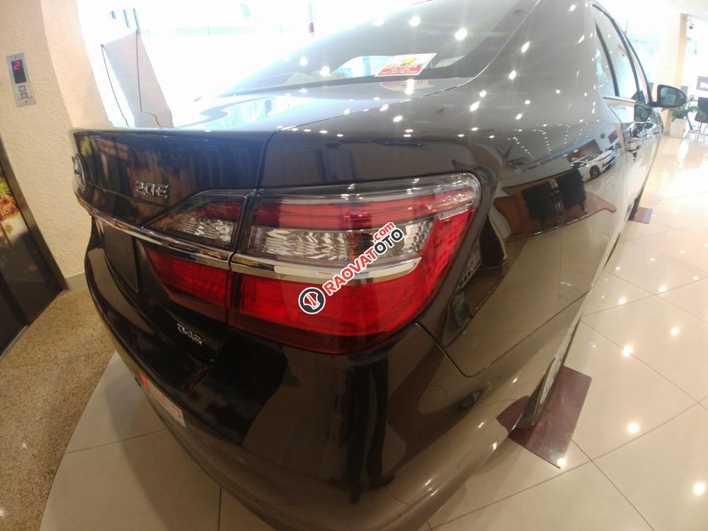 Camry 2.0E 2017 đen mới 100%, trả trước 200tr giao xe ngay-3