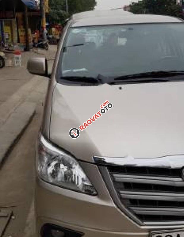 Cần bán Toyota Innova sản xuất 2014-2