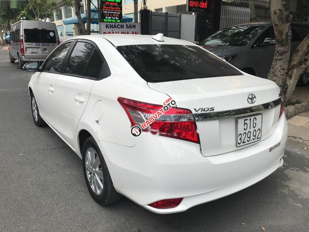 Cần bán lại xe Toyota Vios 1.5G đời 2017, màu trắng số tự động, giá 565tr-3