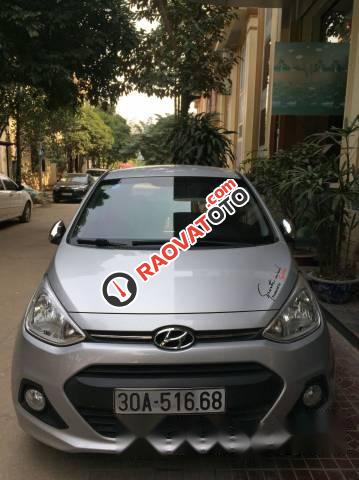 Bán xe Hyundai Grand i10 1.2 AT đời 2015, màu bạc xe gia đình, giá tốt-0