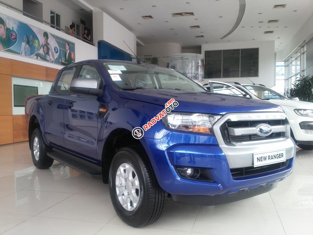 Bán xe Ford Ranger XLS 4X2 MT, màu xanh lam, nhập khẩu nguyên chiếc mới 100%-1