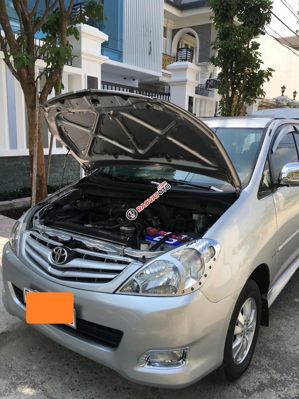 Cần bán Toyota Innova G 2010, xe nhà sử dụng còn zin-8