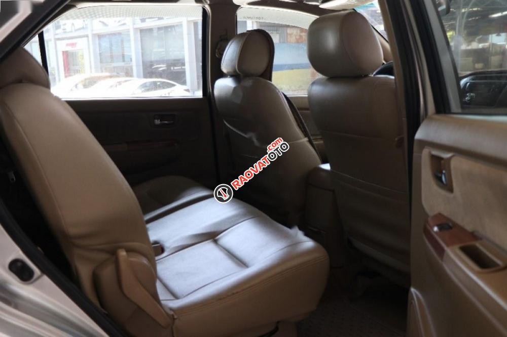 Bán Toyota Fortuner 2.5G 2009, màu bạc-6