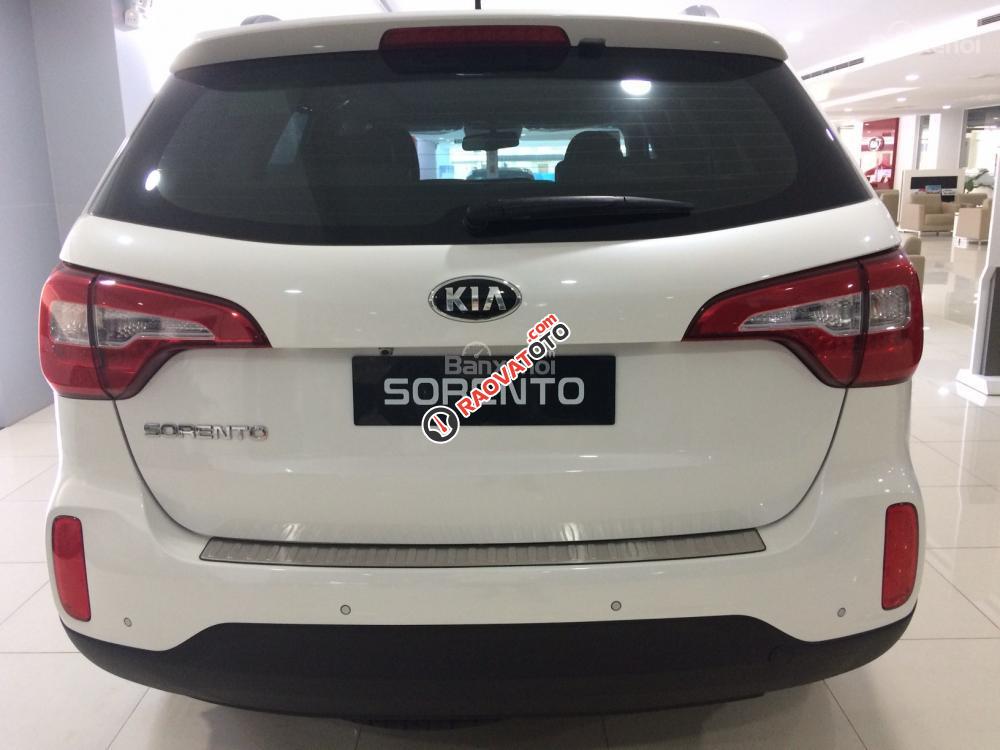 Kia Sorento GAT đời 2018, màu trắng, giá ưu đãi chỉ có tại Nha Trang-3