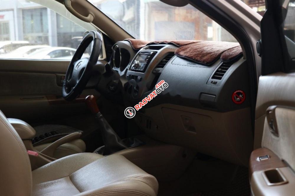 Bán Toyota Fortuner 2.5G 2009, màu bạc-4