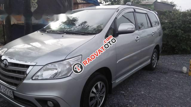 Cần bán Toyota Innova G đời 2015, màu bạc số tự động-0