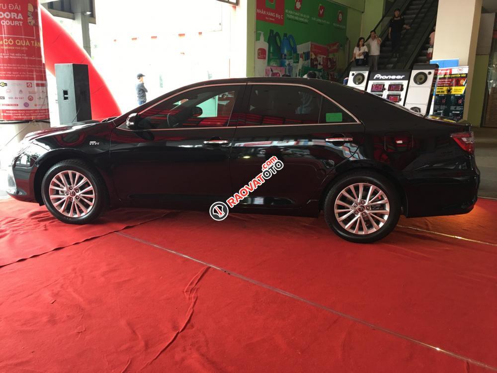 Bán Toyota Camry 2.5Q New 2018, xe đẳng cấp, trả trước thấp, quà đầy ắp-1