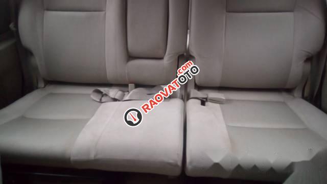 Cần bán gấp Toyota Innova G đời 2010, màu bạc-4