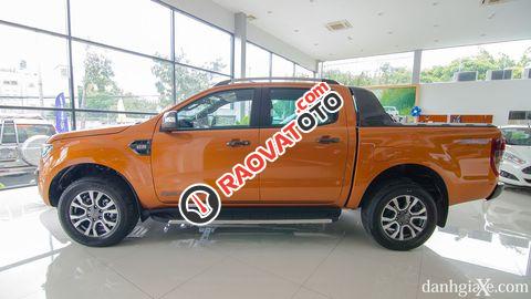 Bán xe Ford Ranger Wildtrak 3.2 4x4 2018, màu cam, xe nhập-9