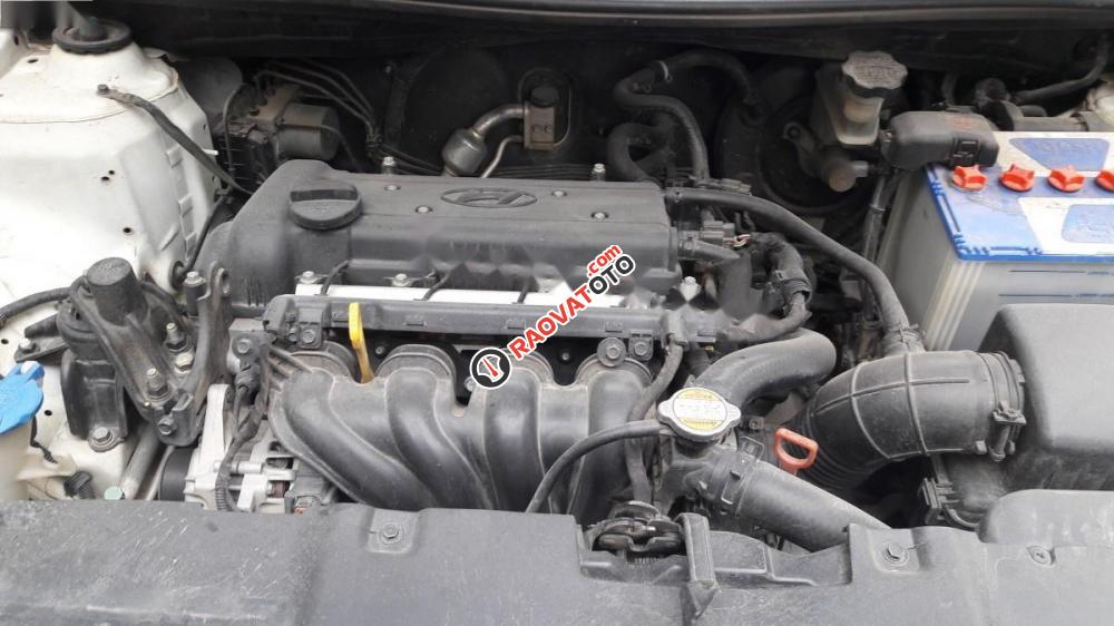 Bán Hyundai Accent 2011, màu trắng, nhập khẩu chính chủ-1