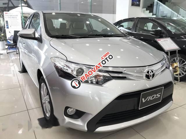 Bán xe Toyota Vios 1.5E đời 2017, màu bạc -2