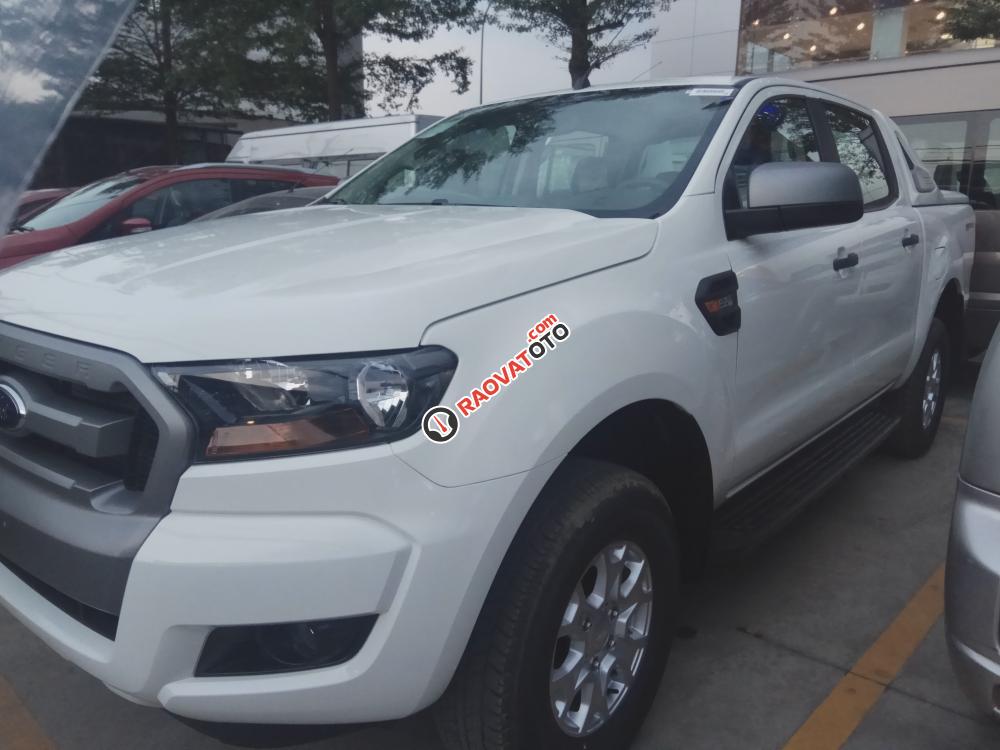 Cần bán Ford Ranger đời 2017, màu trắng, 676tr-3