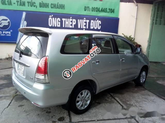 Bán ô tô Toyota Innova sản xuất 2010, màu bạc-2