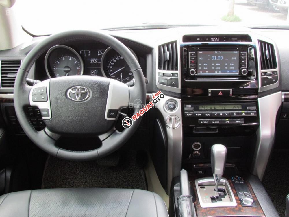 Toyota Land Cruiser VX 2014 màu đen-5