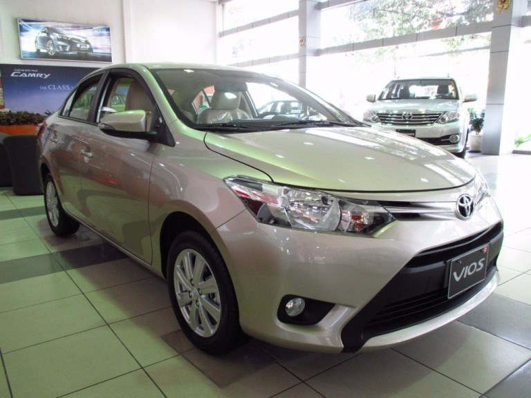 Bán xe Toyota Vios đời 2017, màu bạc, nhập khẩu-3