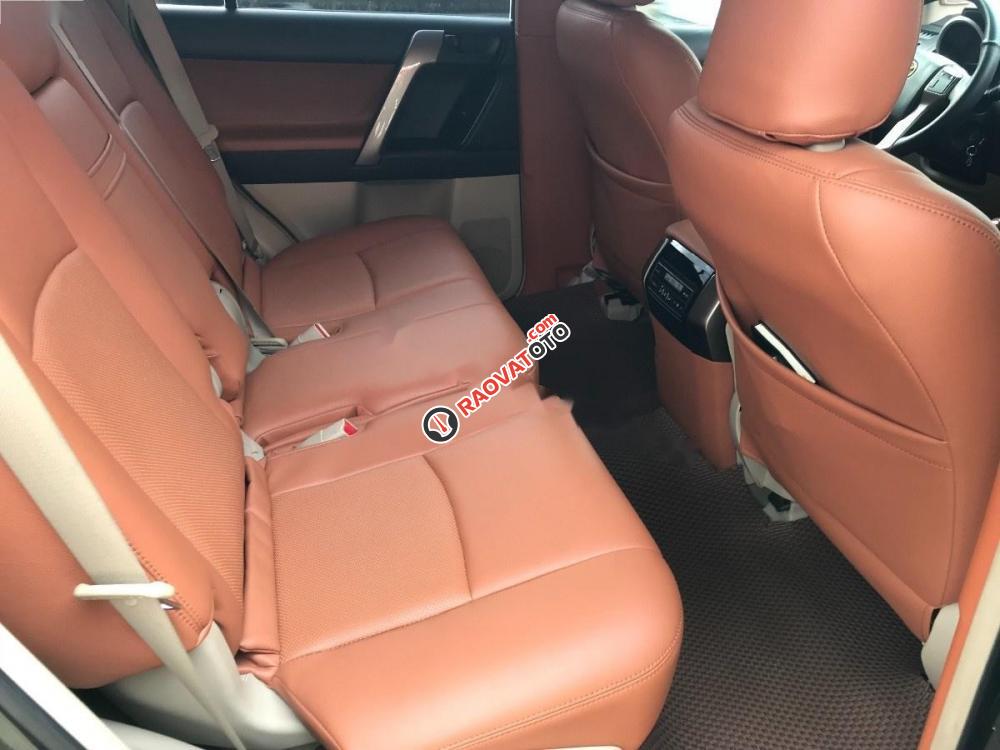 Xe Toyota Prado TXL năm 2010, màu xanh lam, xe nhập như mới-3