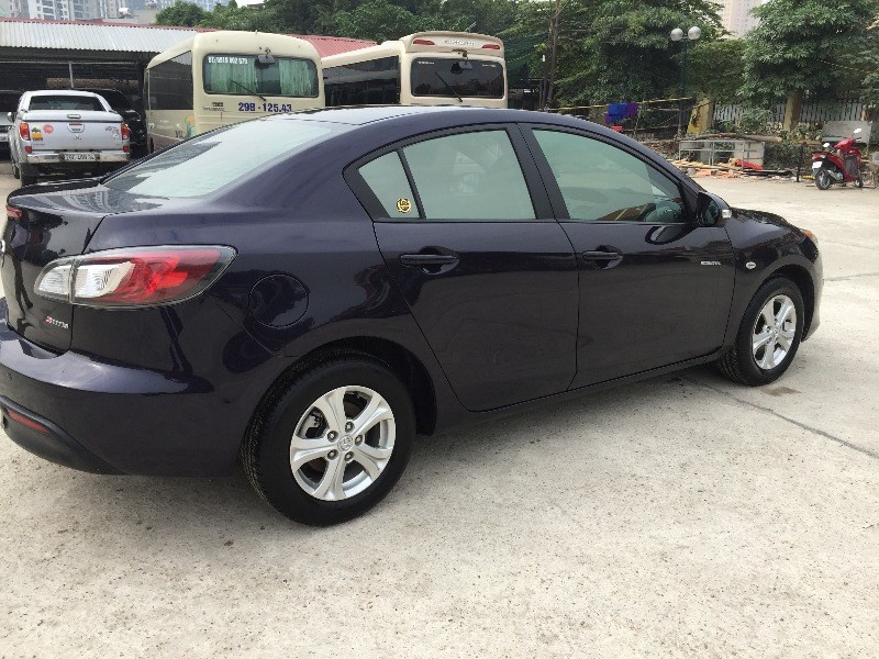 Cần bán Mazda 3 đời 2010, xe nhập, số tự động, giá 405tr-3