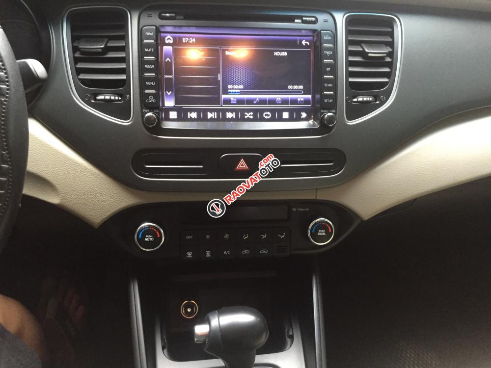 Kẹt tiền bán gấp Kia Rondo 2017, tự động, màu trắng fulloption đẹp-5