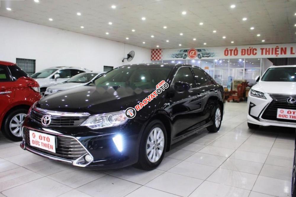 Bán Toyota Camry 2.0E sản xuất 2016, màu đen chính chủ, giá tốt-0