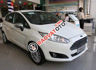 Bán xe Ford Fiesta năm 2018, màu trắng, giá cạnh tranh-1