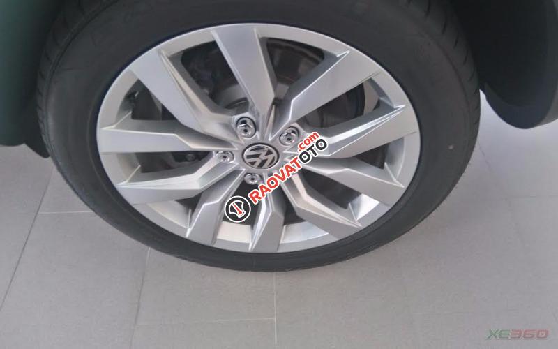 VW Sài Gòn bán xe Touareg 3.6 AT, màu vàng cát - Tặng BHVC+3M - LH Hương: 0902.608.293-19