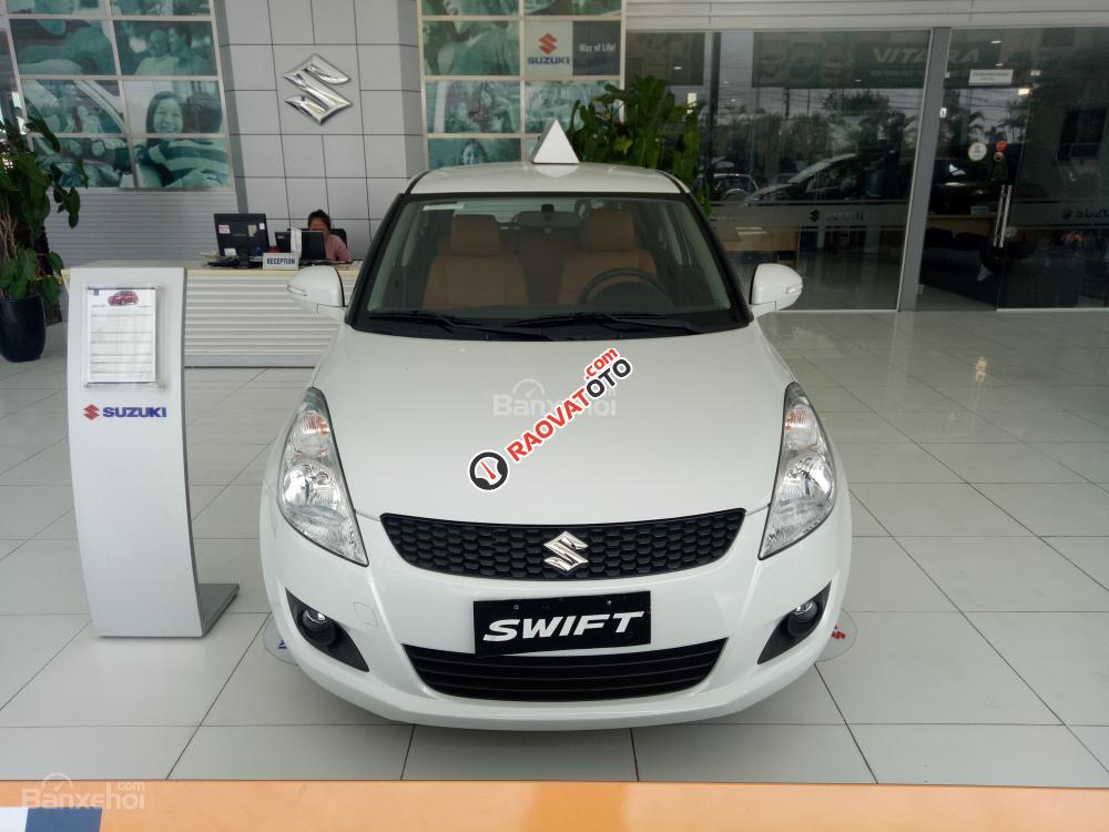Bán Suzuki Swift đời 2017, màu trắng, giá tốt KM lên tới 60 trong tháng 1 - LH: 0985547829-0