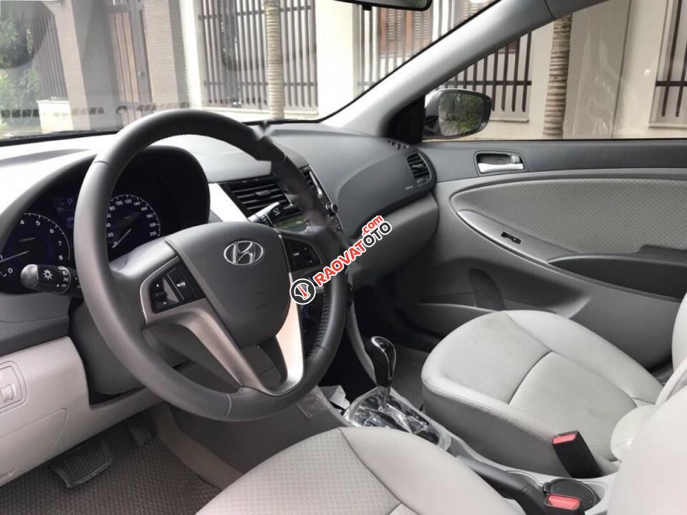 Cần bán xe Hyundai Accent 2015, màu trắng, nhập khẩu-2