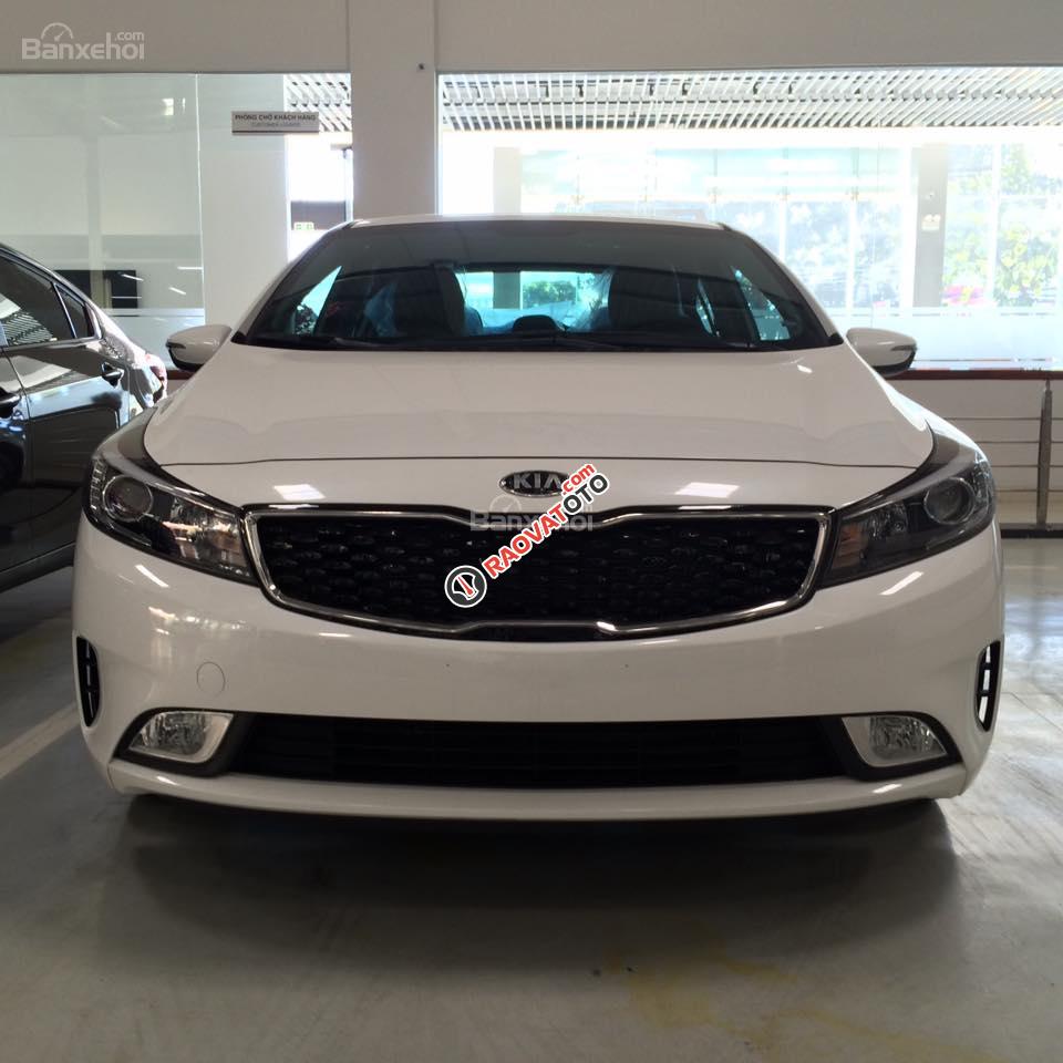 Bán xe Kia Cerato 1.6 MT sản xuất 2018, màu trắng-0