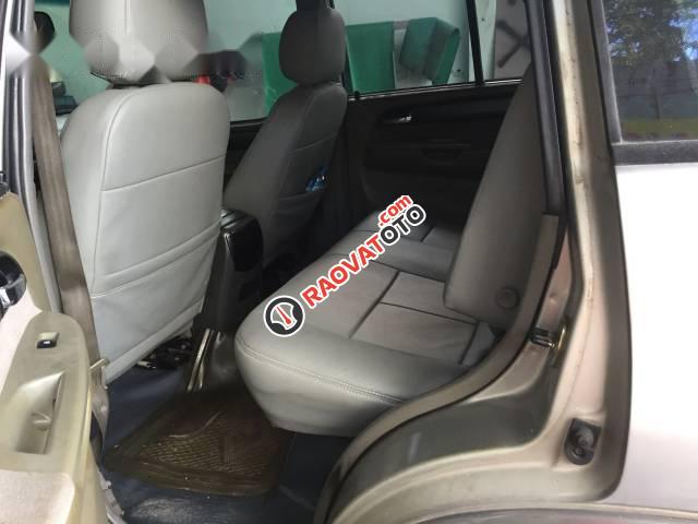 Cần bán Ssangyong Musso năm 2004, màu bạc-2