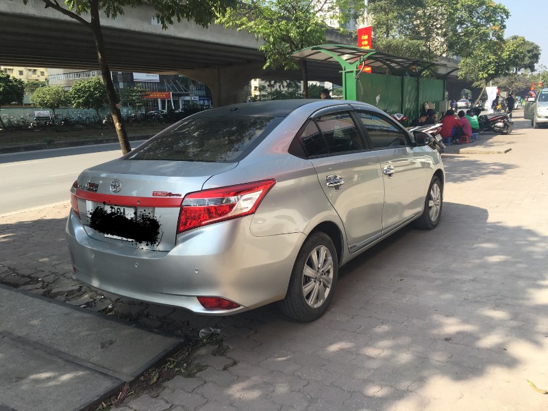 Cần bán xe Toyota Vios 1.5E năm 2016, màu bạc, nhập khẩu-3