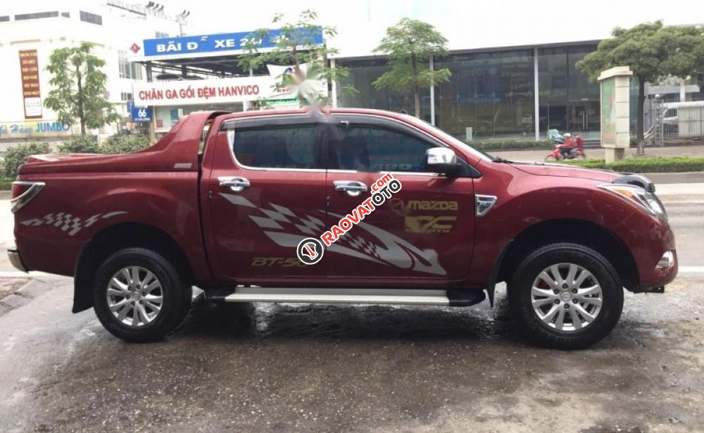 Cần bán Mazda BT 50 2.2L 4x2 AT đời 2015, màu đỏ, nhập khẩu nguyên chiếc số tự động, giá 528tr-0