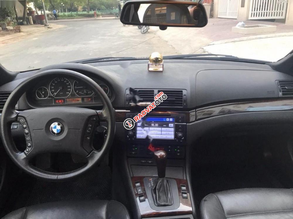 Bán xe BMW 3 Series 318I năm 2006, màu đen, giá 320tr-9