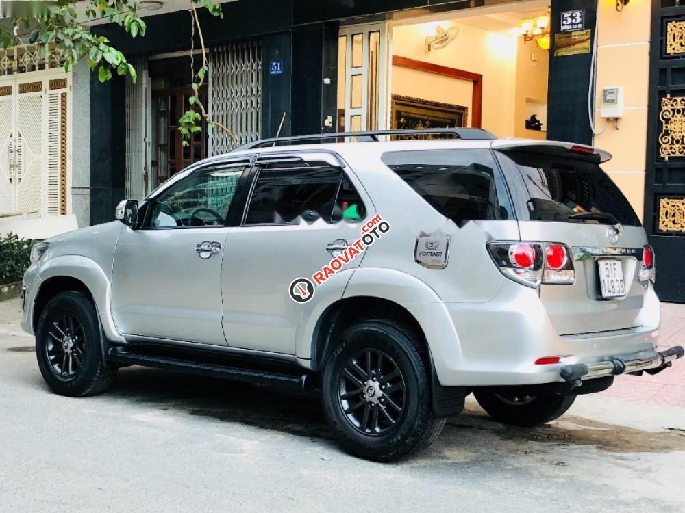 Bán ô tô Toyota Fortuner 2.5G đời 2015, màu bạc chính chủ-4