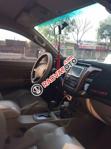 Bán Toyota Fortuner năm 2011, màu đen xe gia đình-0